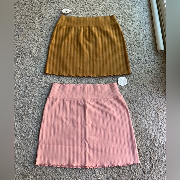 Two Brand New NWT Offline by Aerie Groove Ribbed Skirts Medium Tan Peach Pink - Picture 1 of 6